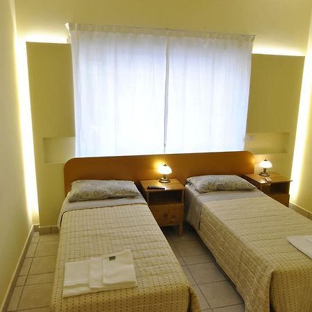 Roma Tourist House Hotel ภายนอก รูปภาพ