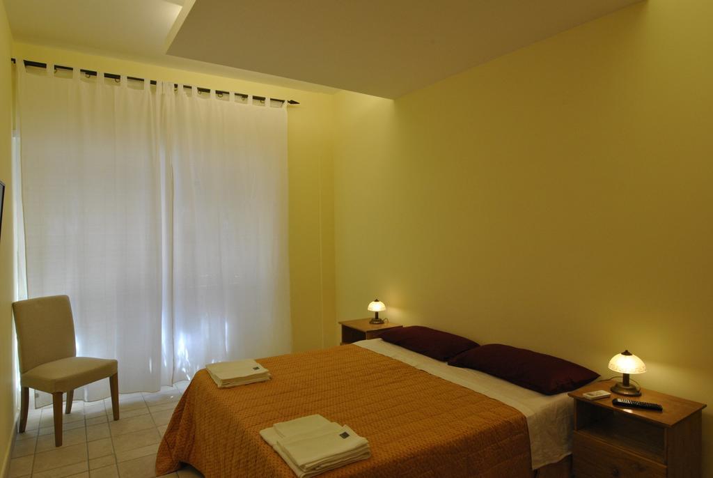 Roma Tourist House Hotel ภายนอก รูปภาพ