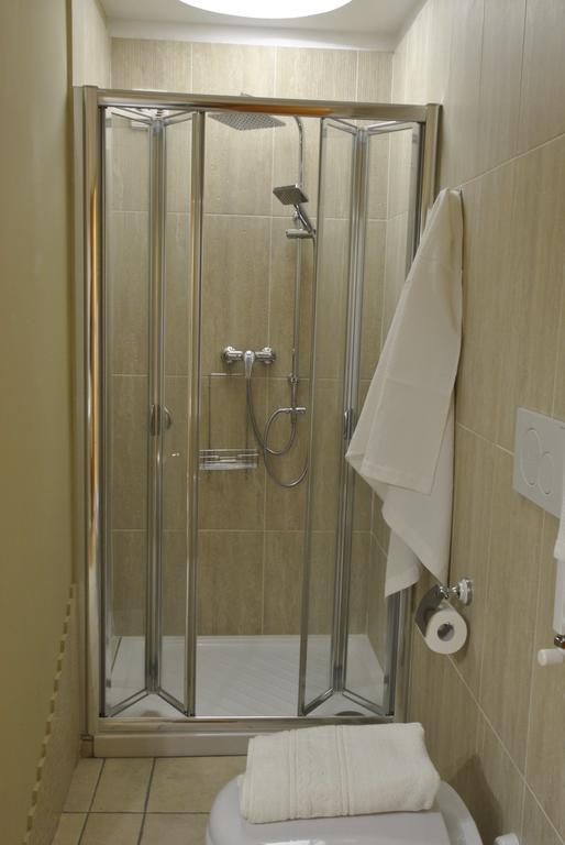 Roma Tourist House Hotel ภายนอก รูปภาพ