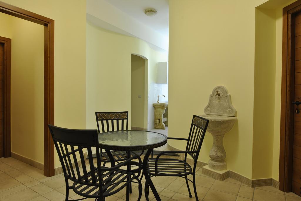Roma Tourist House Hotel ภายนอก รูปภาพ