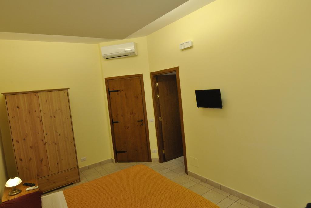 Roma Tourist House Hotel ภายนอก รูปภาพ